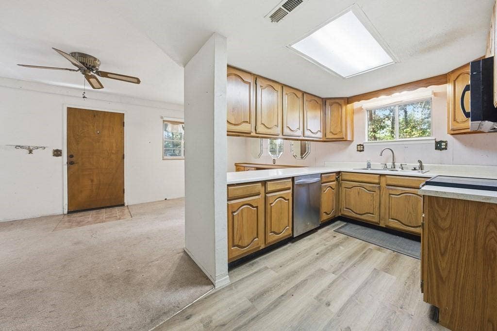 114 Lowe Drive, Mabank, TX 75156 114 Lowe Drive, Mabank, TX 75156
