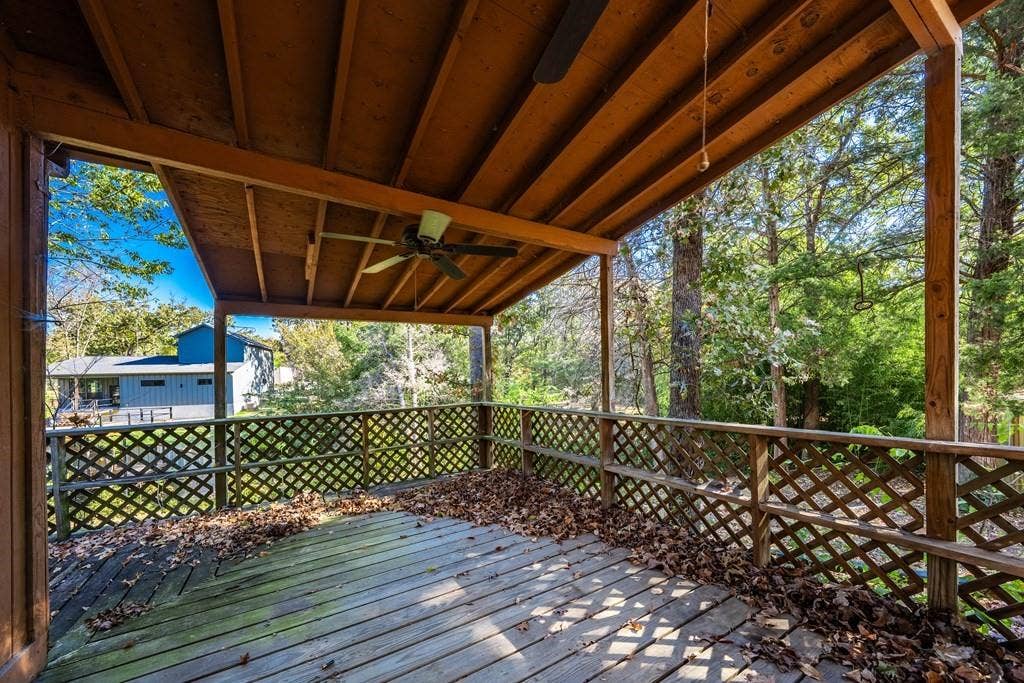114 Lowe Drive, Mabank, TX 75156 114 Lowe Drive, Mabank, TX 75156
