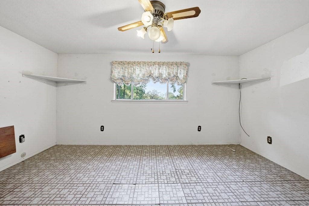 114 Lowe Drive, Mabank, TX 75156 114 Lowe Drive, Mabank, TX 75156