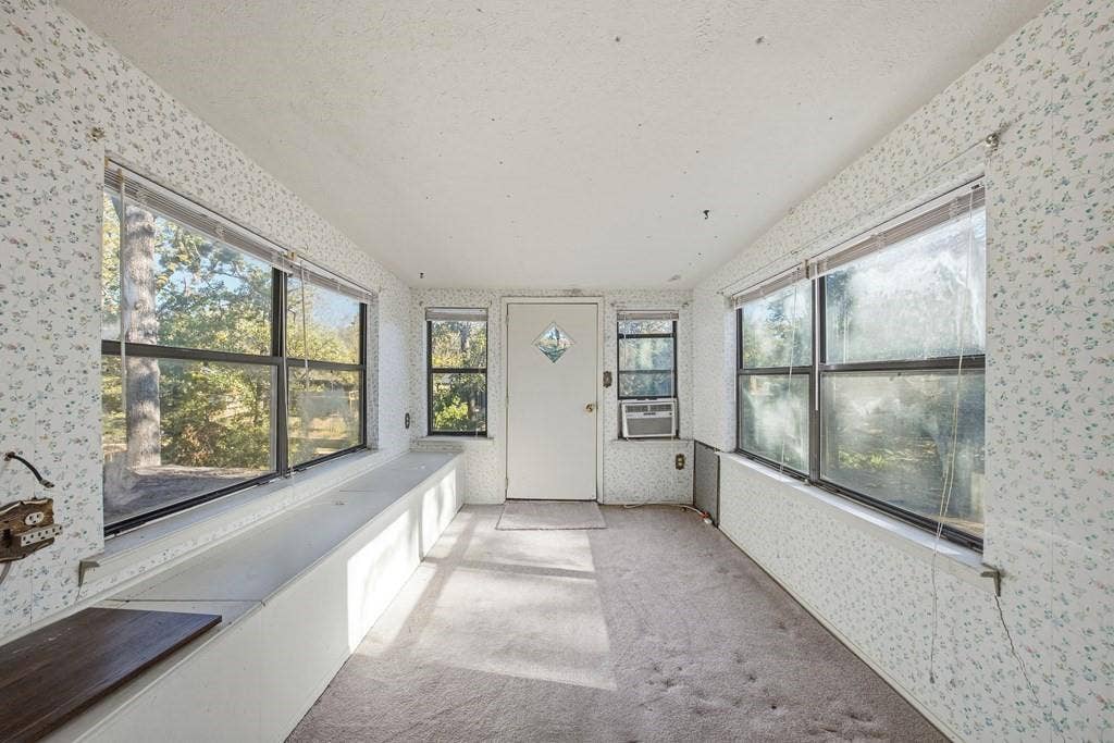 114 Lowe Drive, Mabank, TX 75156 114 Lowe Drive, Mabank, TX 75156