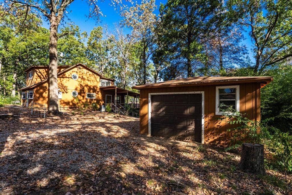 114 Lowe Drive, Mabank, TX 75156 114 Lowe Drive, Mabank, TX 75156