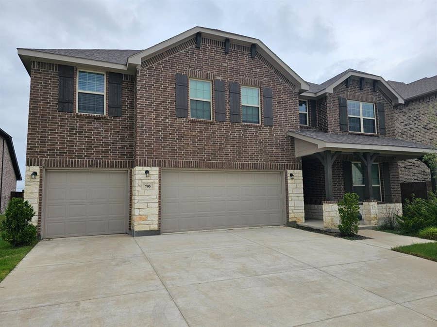 Property photo for 705 Mcadoo Drive, Arlington, TX
