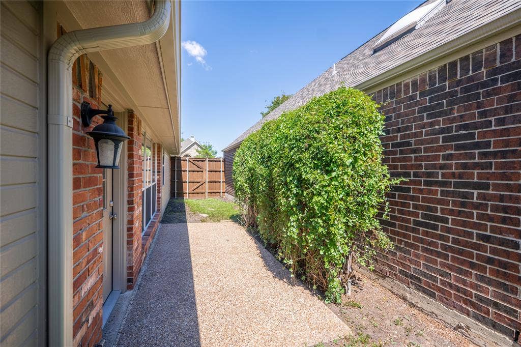 6116 Park Meadow Lane, Plano, TX 75093 6116 Park Meadow Lane, Plano, TX 75093