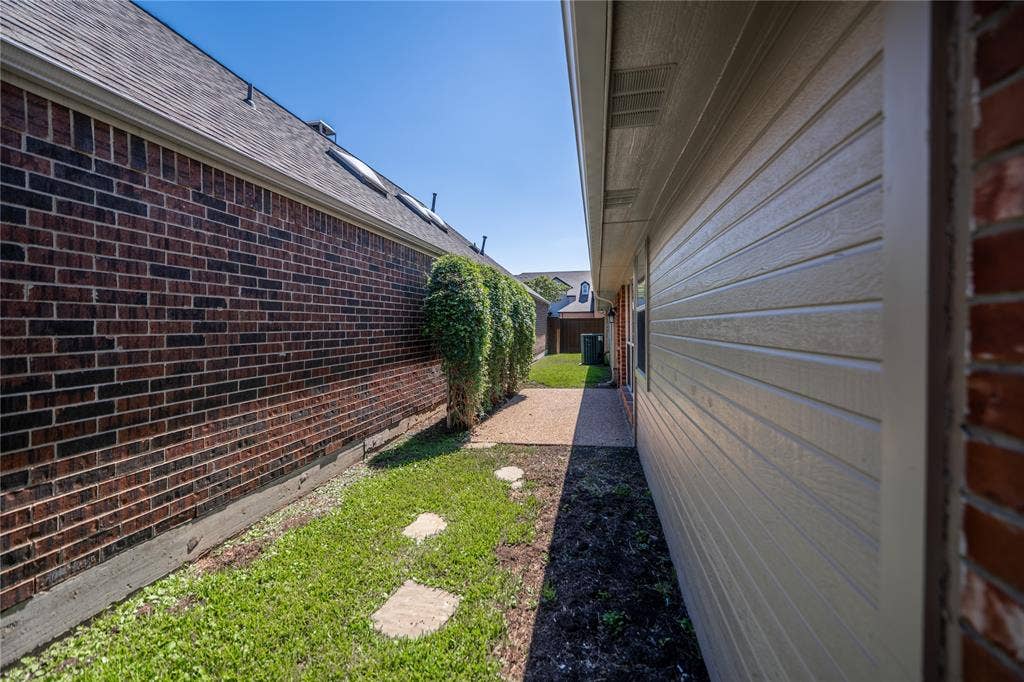 6116 Park Meadow Lane, Plano, TX 75093 6116 Park Meadow Lane, Plano, TX 75093