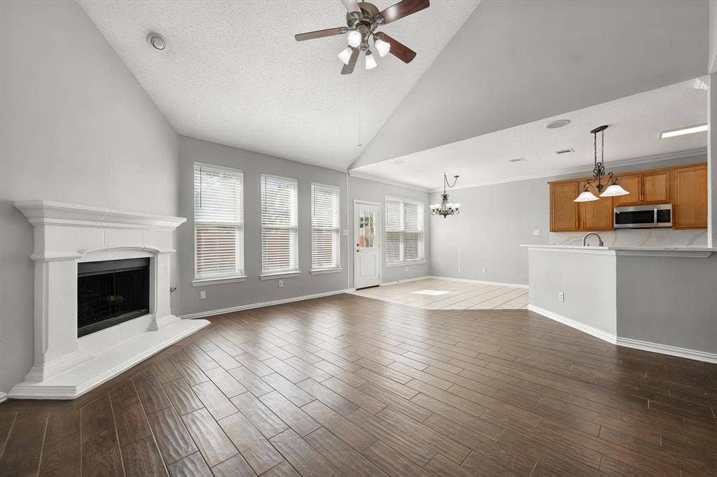 1102 Tanglewood Drive, Mansfield, TX 76063