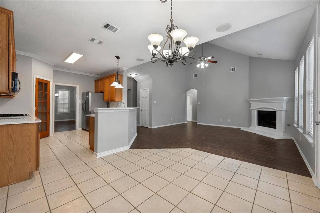 1102 Tanglewood Drive, Mansfield, TX 76063
