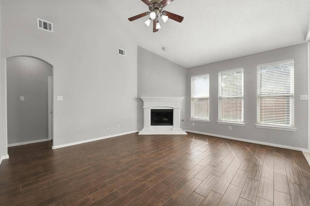 1102 Tanglewood Drive, Mansfield, TX 76063