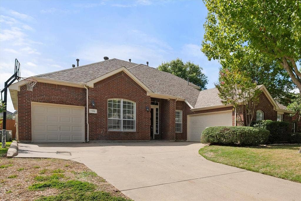 1102 Tanglewood Drive, Mansfield, TX 76063