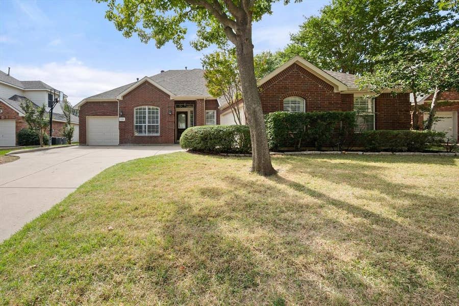 Property photo for 1102 Tanglewood Drive, Mansfield, TX