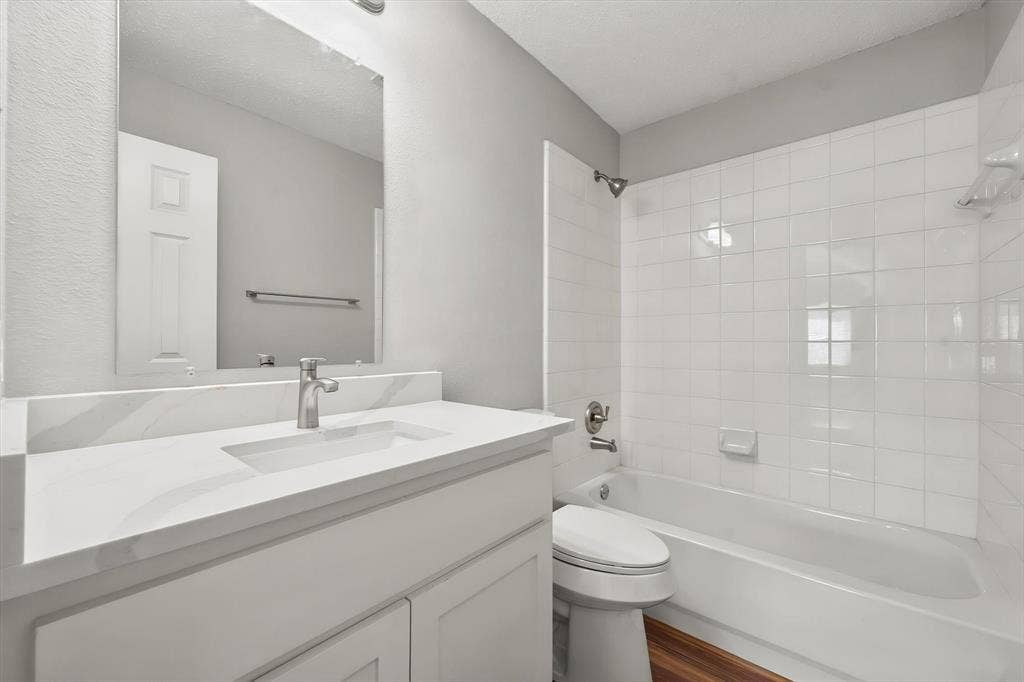 1102 Tanglewood Drive, Mansfield, TX 76063