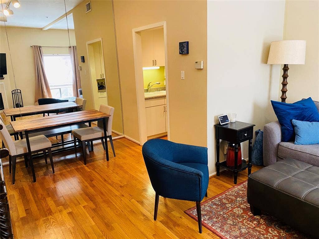 4334 Buena Vista Street, #G, Dallas, TX 75205 4334 Buena Vista Street, #G, Dallas, TX 75205