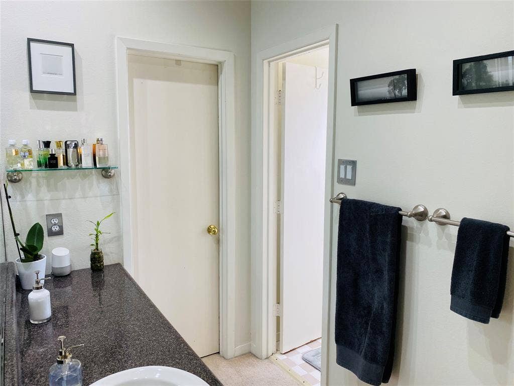 4334 Buena Vista Street, #G, Dallas, TX 75205 4334 Buena Vista Street, #G, Dallas, TX 75205
