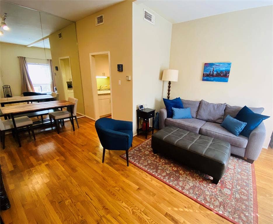 4334 Buena Vista Street, #G, Dallas, TX 75205 4334 Buena Vista Street, #G, Dallas, TX 75205