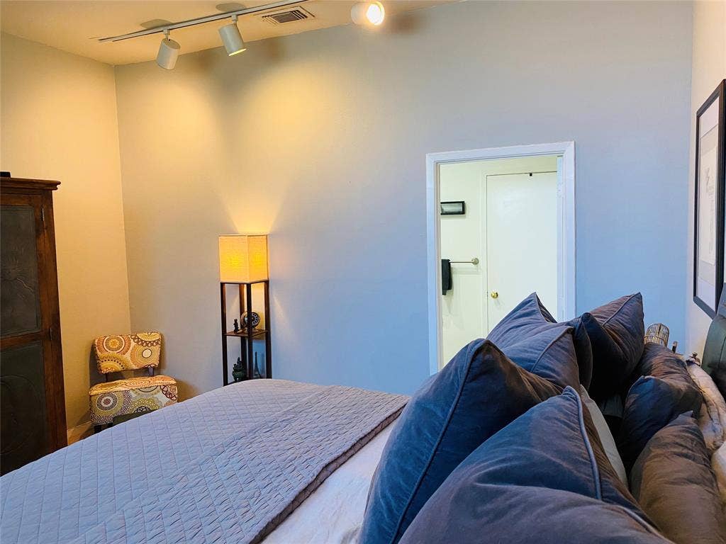 4334 Buena Vista Street, #G, Dallas, TX 75205 4334 Buena Vista Street, #G, Dallas, TX 75205