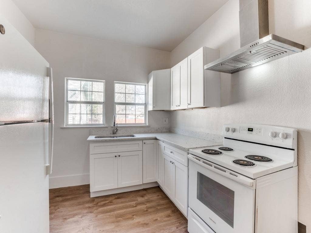 1628 Poplar Street, Dallas, TX 75215 1628 Poplar Street, Dallas, TX 75215