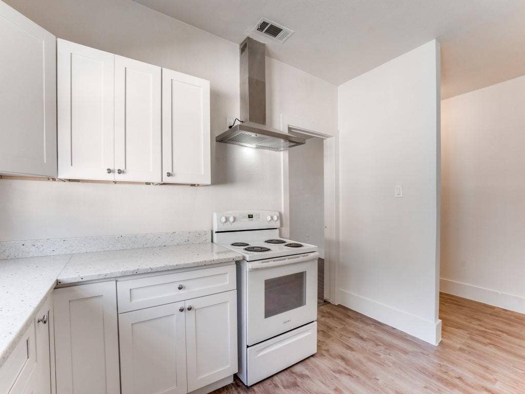 1628 Poplar Street, Dallas, TX 75215 1628 Poplar Street, Dallas, TX 75215