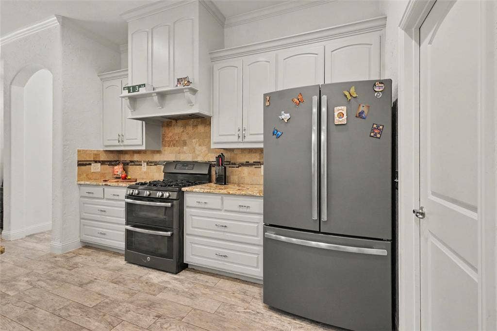116 E 8th Street, Irving, TX 75060 116 E 8th Street, Irving, TX 75060