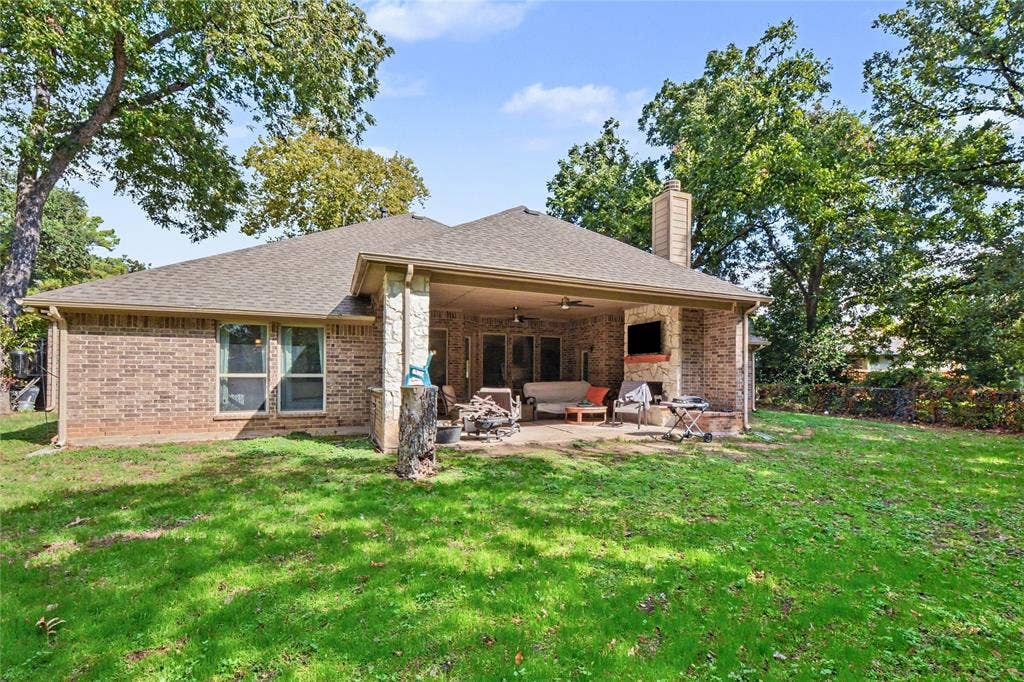116 E 8th Street, Irving, TX 75060 116 E 8th Street, Irving, TX 75060
