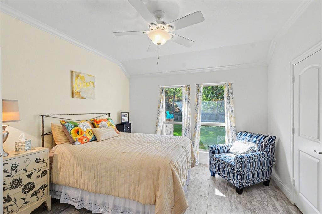116 E 8th Street, Irving, TX 75060 116 E 8th Street, Irving, TX 75060