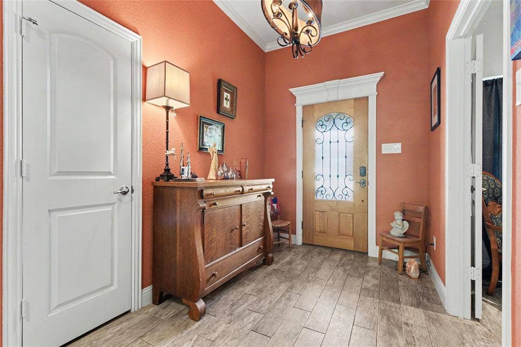 116 E 8th Street, Irving, TX 75060 116 E 8th Street, Irving, TX 75060