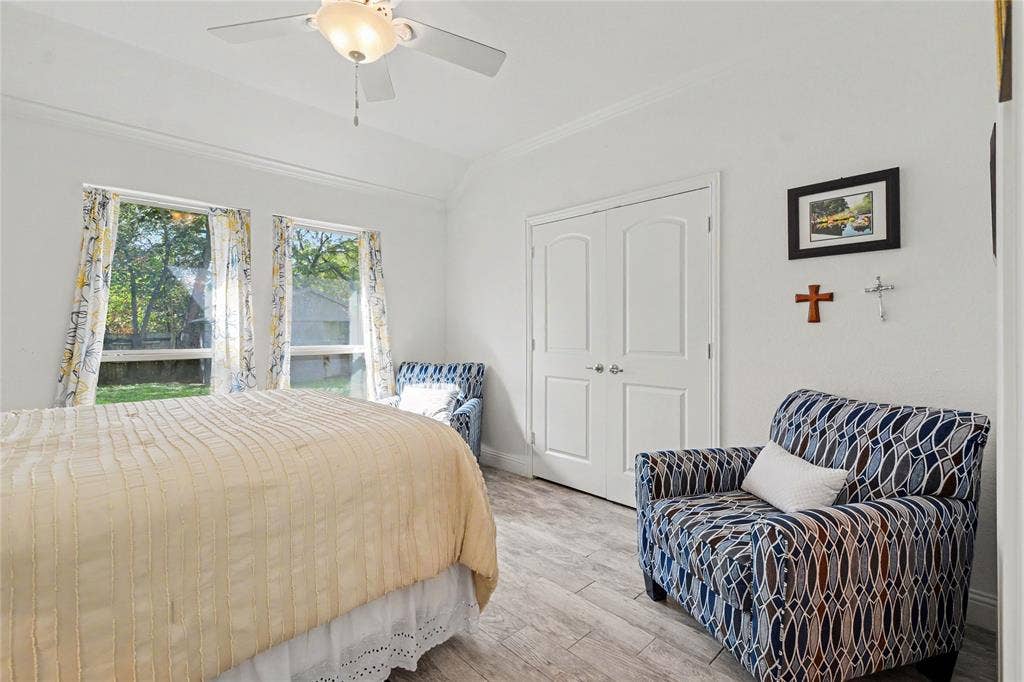 116 E 8th Street, Irving, TX 75060 116 E 8th Street, Irving, TX 75060