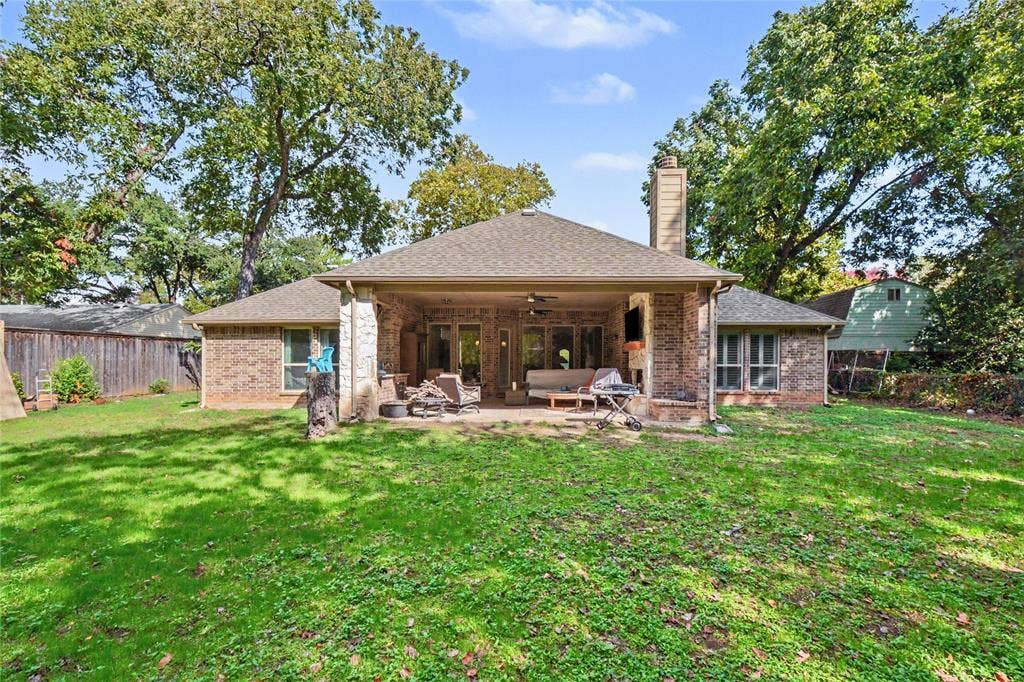 116 E 8th Street, Irving, TX 75060 116 E 8th Street, Irving, TX 75060