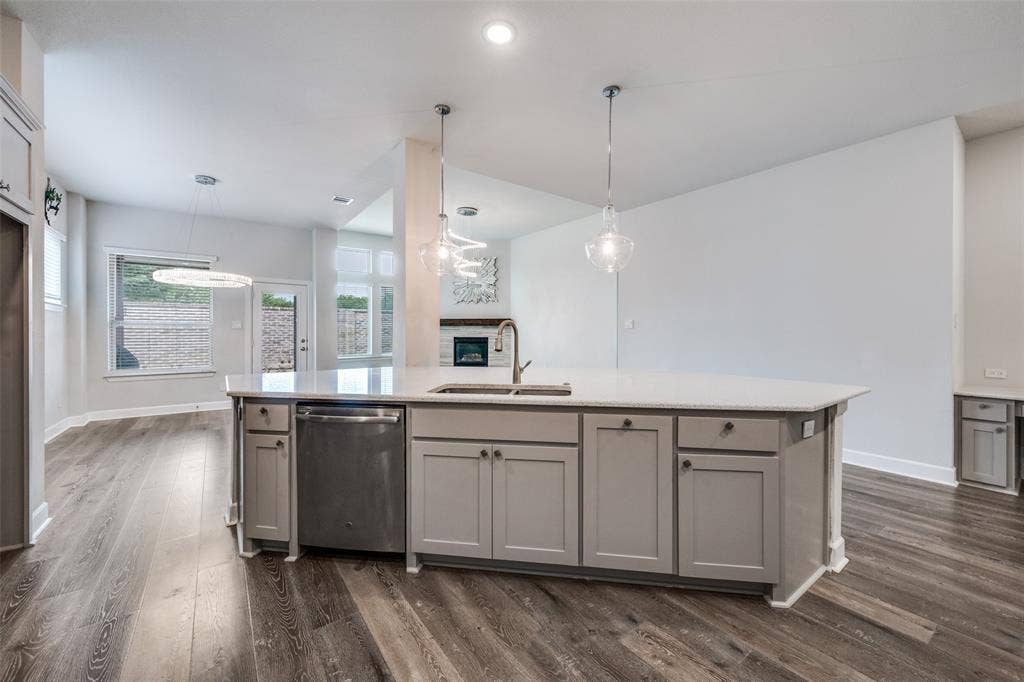 2615 High Bluff Drive, Mansfield, TX 76063