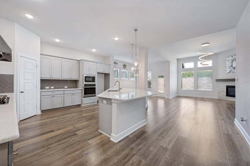 2615 High Bluff Drive, Mansfield, TX 76063