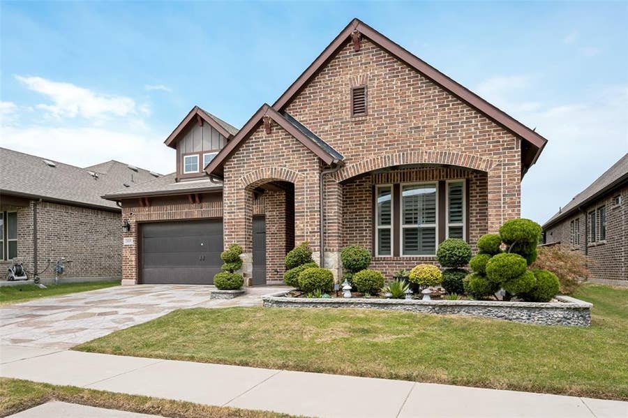 Property photo for 2615 High Bluff Drive, Mansfield, TX