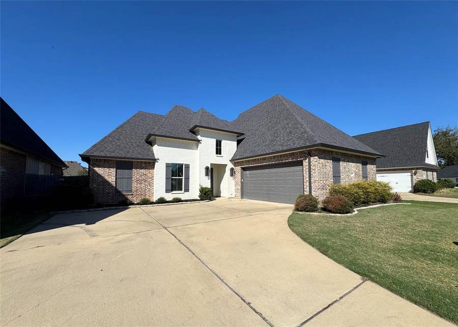 Property photo for 609 Meridian Way, Benton, LA