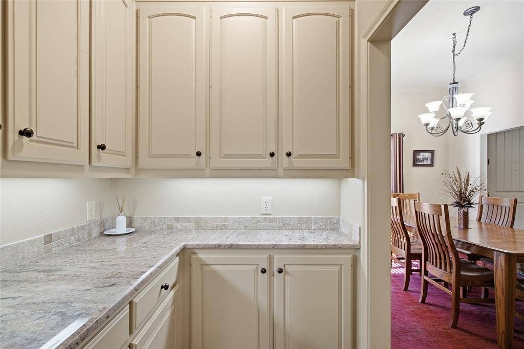 800 Cottonwood Court, Stephenville, TX 76401