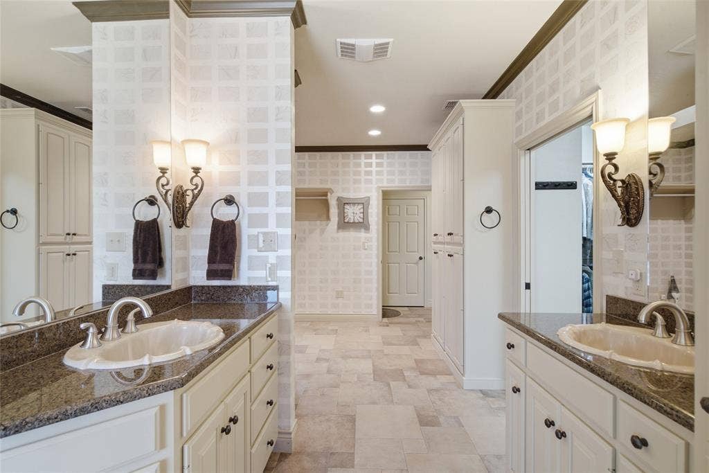 800 Cottonwood Court, Stephenville, TX 76401