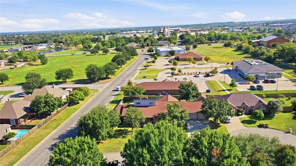 800 Cottonwood Court, Stephenville, TX 76401
