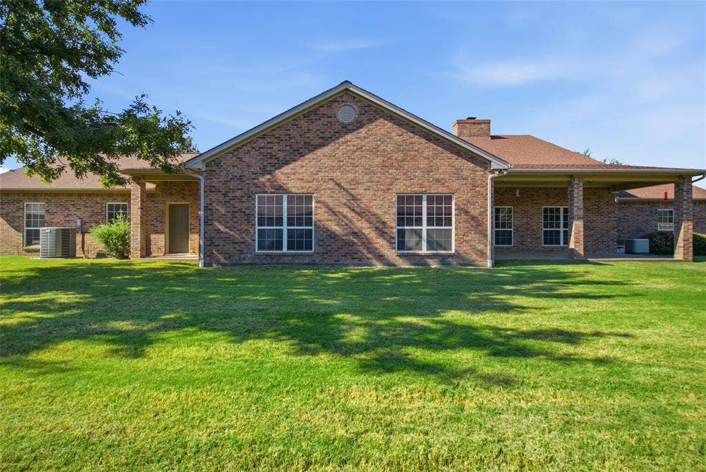 800 Cottonwood Court, Stephenville, TX 76401