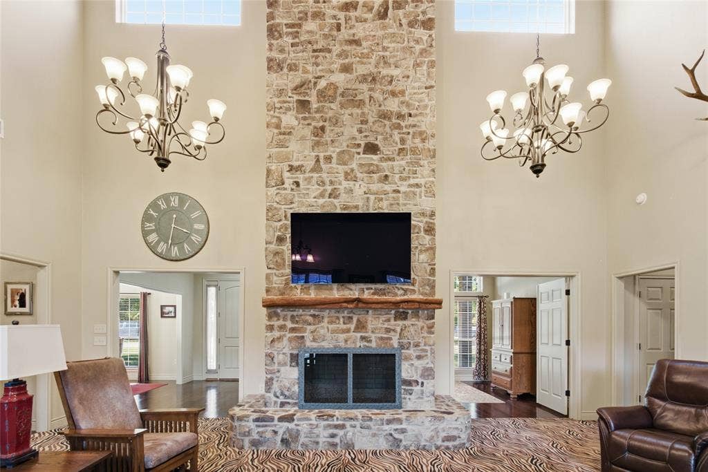 800 Cottonwood Court, Stephenville, TX 76401