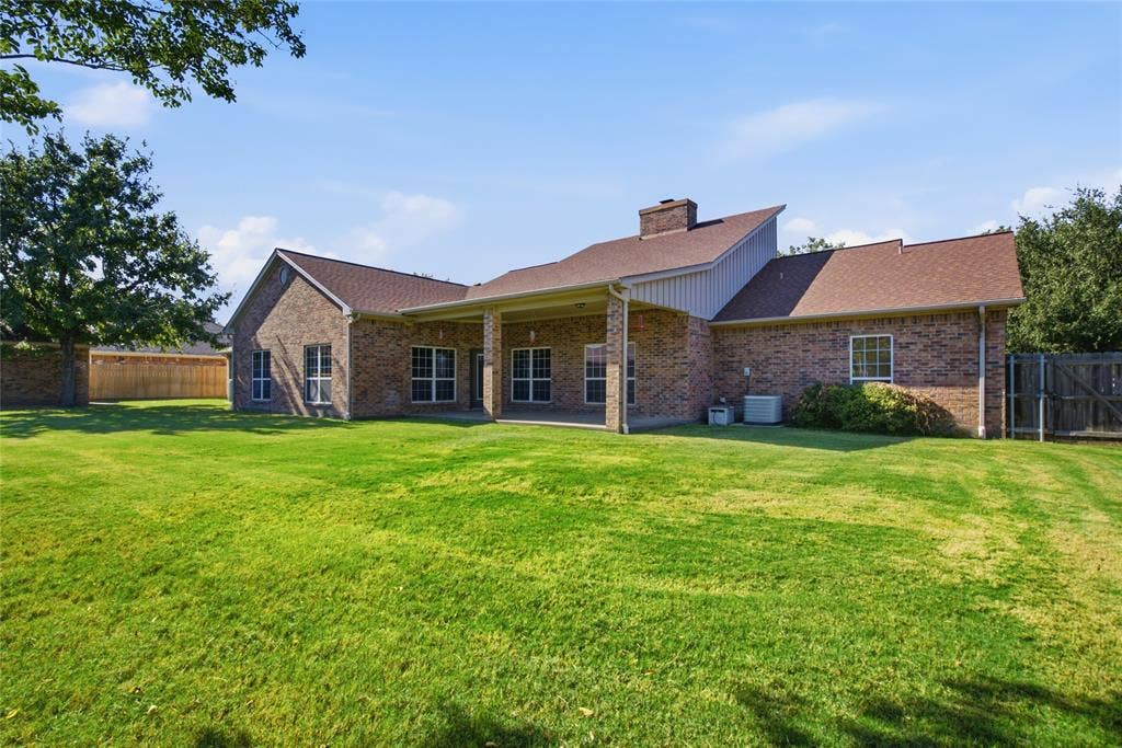 800 Cottonwood Court, Stephenville, TX 76401