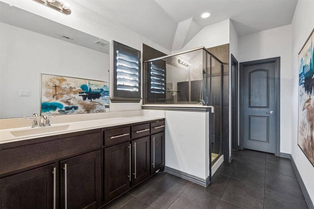 6112 Black Swan Circle, Garland, TX 75044 6112 Black Swan Circle, Garland, TX 75044
