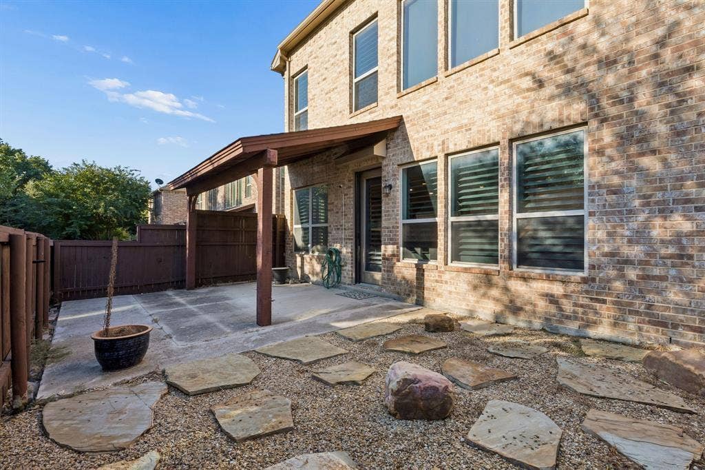 6112 Black Swan Circle, Garland, TX 75044 6112 Black Swan Circle, Garland, TX 75044