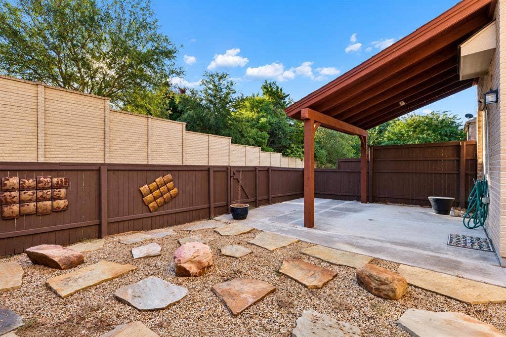 6112 Black Swan Circle, Garland, TX 75044 6112 Black Swan Circle, Garland, TX 75044