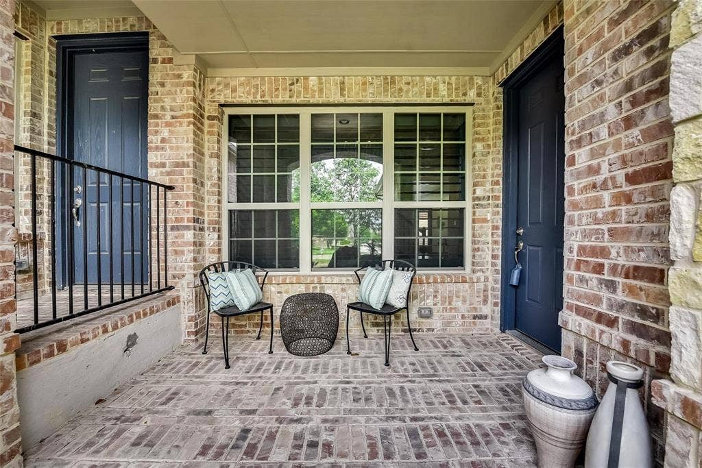 6112 Black Swan Circle, Garland, TX 75044 6112 Black Swan Circle, Garland, TX 75044