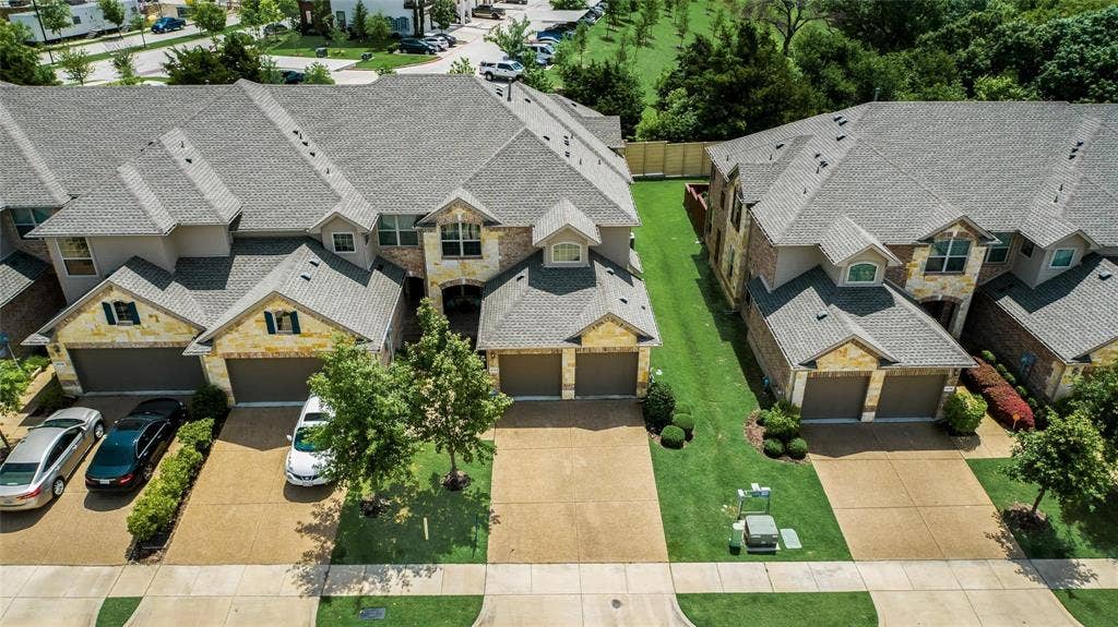 6112 Black Swan Circle, Garland, TX 75044 6112 Black Swan Circle, Garland, TX 75044
