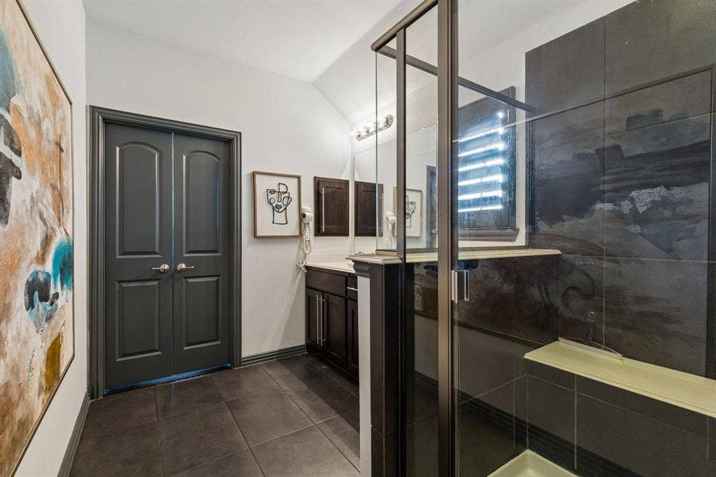6112 Black Swan Circle, Garland, TX 75044 6112 Black Swan Circle, Garland, TX 75044