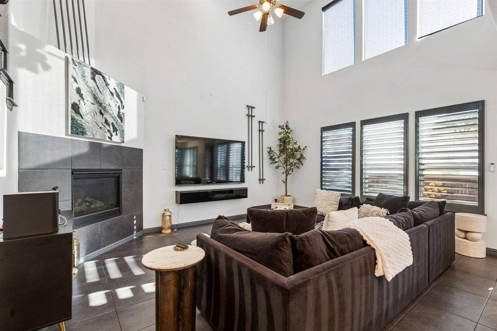 6112 Black Swan Circle, Garland, TX 75044 6112 Black Swan Circle, Garland, TX 75044