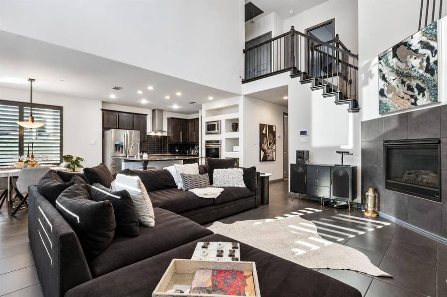 Property photo for 6112 Black Swan Circle, Garland, TX