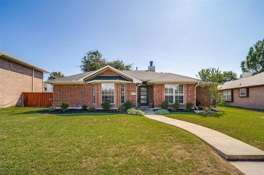 Property photo for 7510 Aberdeen Drive, Rowlett, TX
