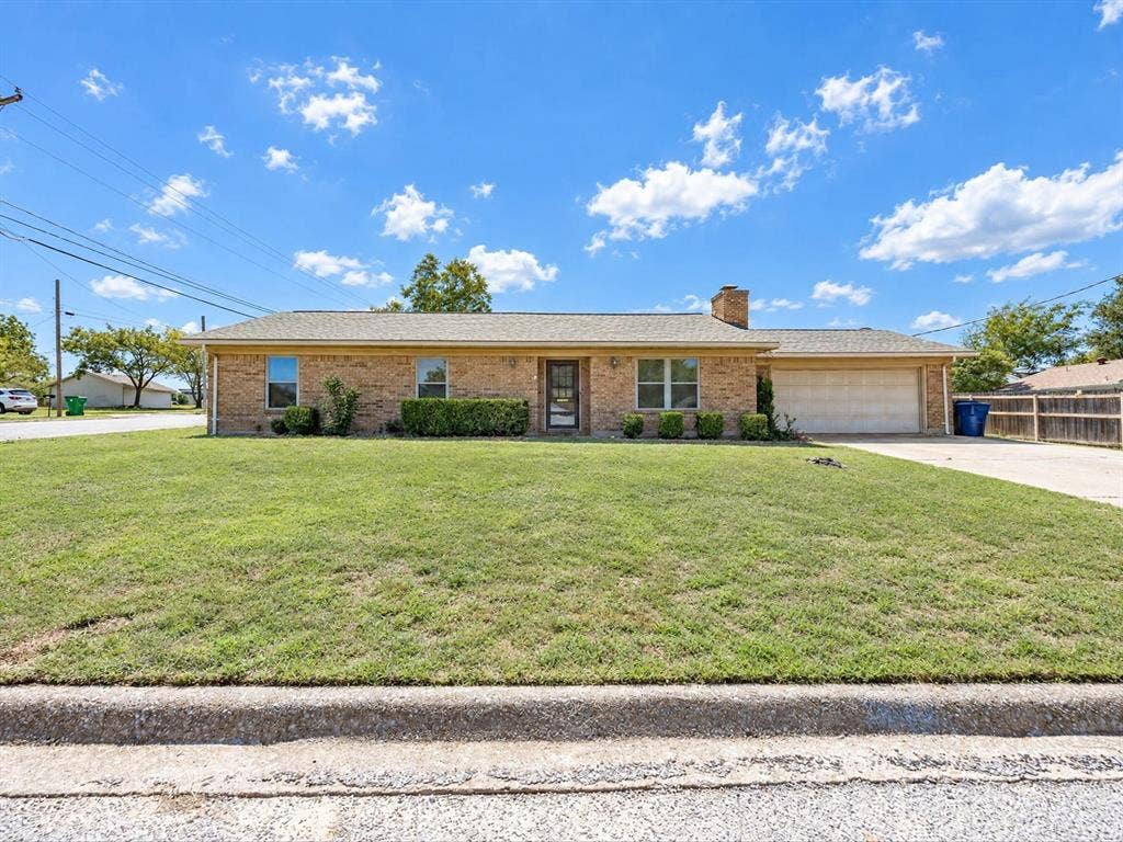 101 W Park Street, Decatur, TX 76234
