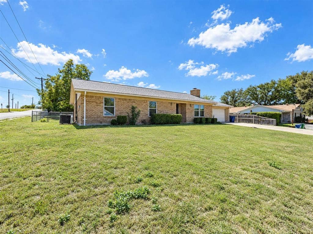 101 W Park Street, Decatur, TX 76234