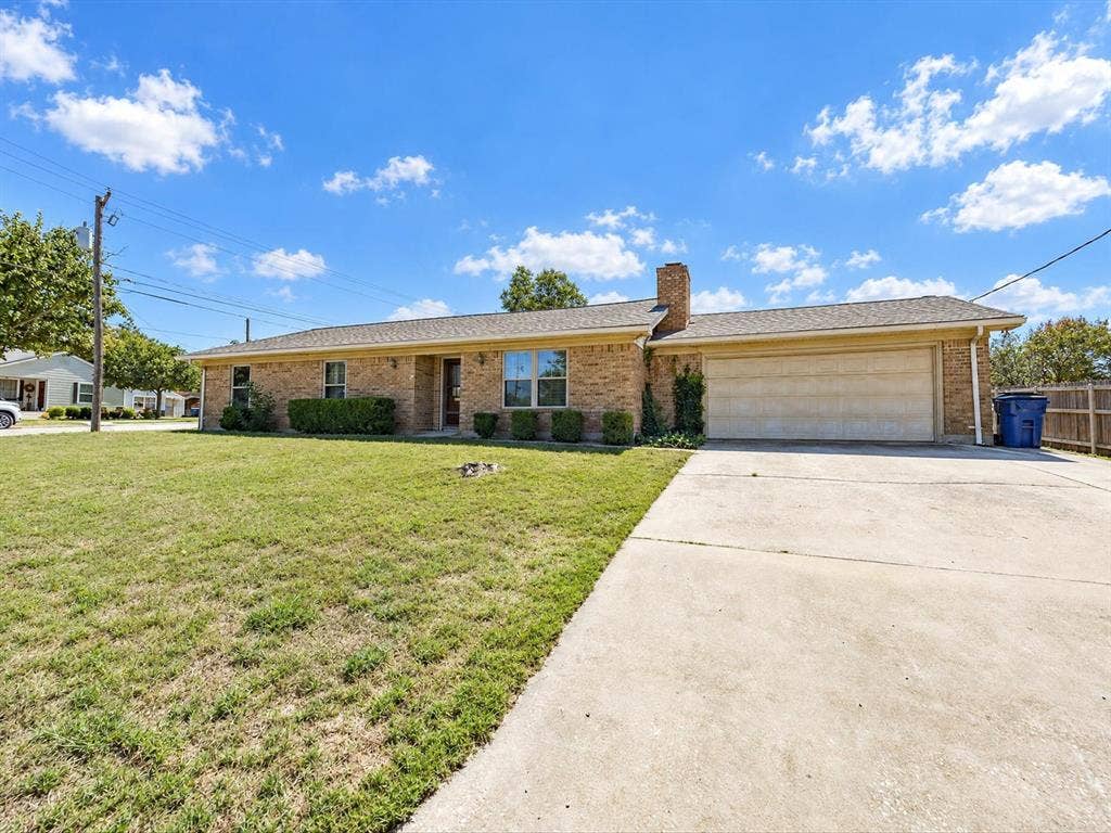 101 W Park Street, Decatur, TX 76234