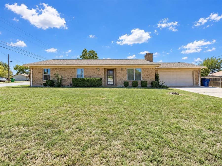 Property photo for 101 W Park Street, Decatur, TX