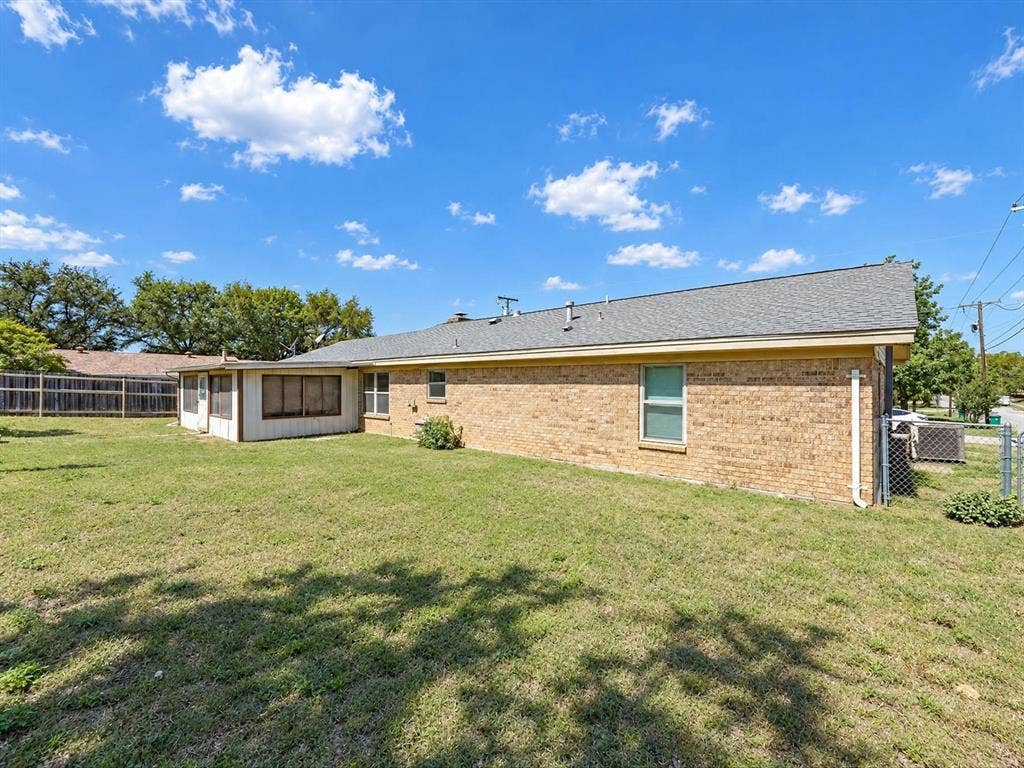 101 W Park Street, Decatur, TX 76234